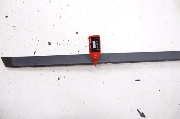 Garniture de fenêtre avant gauche Volvo V70 III 31214492 image 2