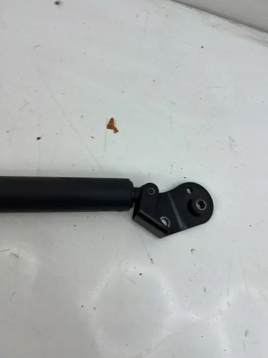 Audi A7 4G 2016 Kofferbakactuator OEM 4G8827851F image 4
