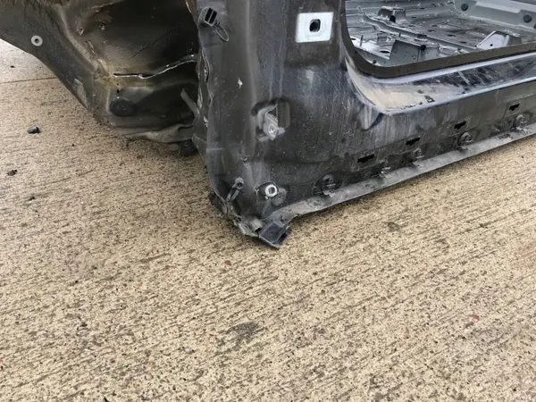 BMW OEM PRÓG B A PRZEDNI ŚRODKOWY BOK AUTA BMW U11 KULA 0909 image 3