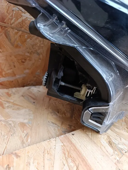 Phare droit Toyota Corolla E21 2019-2025 Berline KMNJHU6T image 3