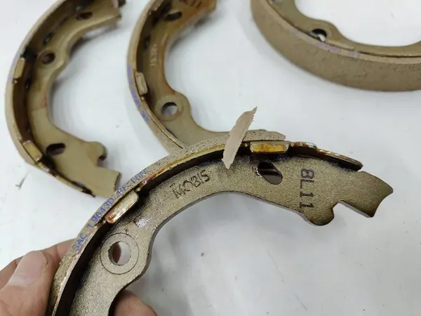 KIA Ceed I Plaquettes de Frein à Main Avant 583052SA00 image 3