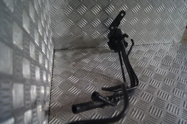 BMW X6 F16 M50d AdBlue-säiliö - OEM-osat image 5