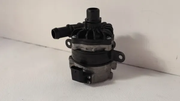 VOLVO XC90 II 2.0 T8 Vattenpump 31338399, 31368284 image 2