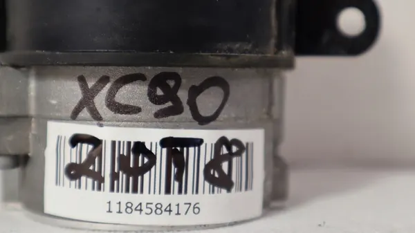 VOLVO XC90 II 2.0 T8 Vattenpump 31338399, 31368284 image 9