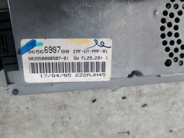 Peugeot 407 navigatiescherm OEM 9656690780 image 6