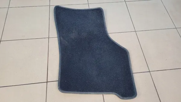 Jeu de tapis velours CUPRA LEON 2.0 TSI OEM image 4