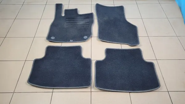 Jeu de tapis velours CUPRA LEON 2.0 TSI OEM image 6