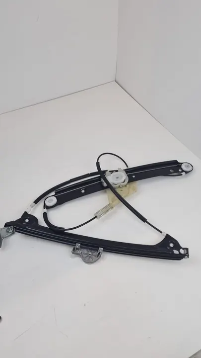 Elevador de vidro elétrico dianteiro direito BMW sem motor image 3