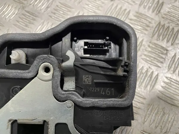 BMW X3 E83 Vänster Framdörrslås 4PIN 7229461 image 2