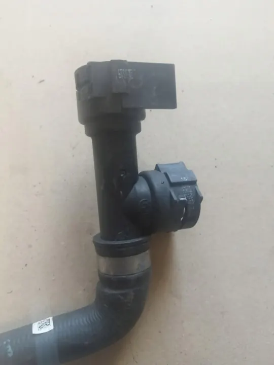 BMW Vesiputki Alkuperäinen OE 8678497 image 3