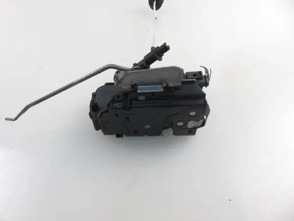 ZAMEK PPE AUDI A4 8E1837016C image 4