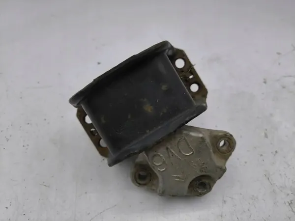 Peugeot 5008 2011 Right Side Engine Mount image 3