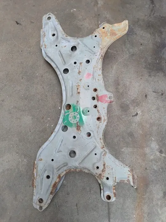 Poutre de suspension avant Toyota Corolla E12 Verso OEM image 3