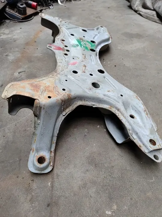 Poutre de suspension avant Toyota Corolla E12 Verso OEM image 4