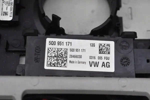OEM 5E0867489 Plafonnier Avant Skoda Octavia 3 image 6