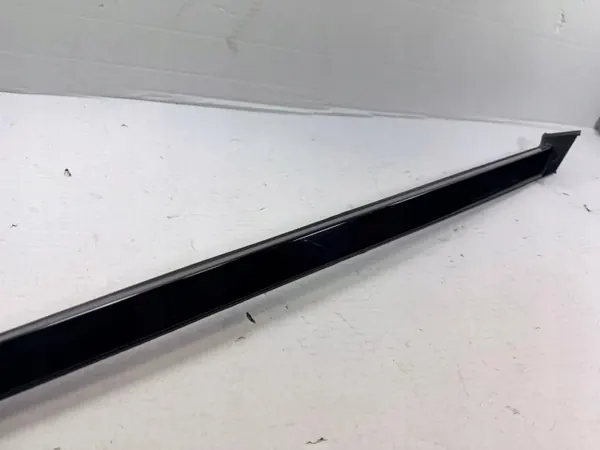 Joint racleur vitre avant droit OEM 9810111980 image 3
