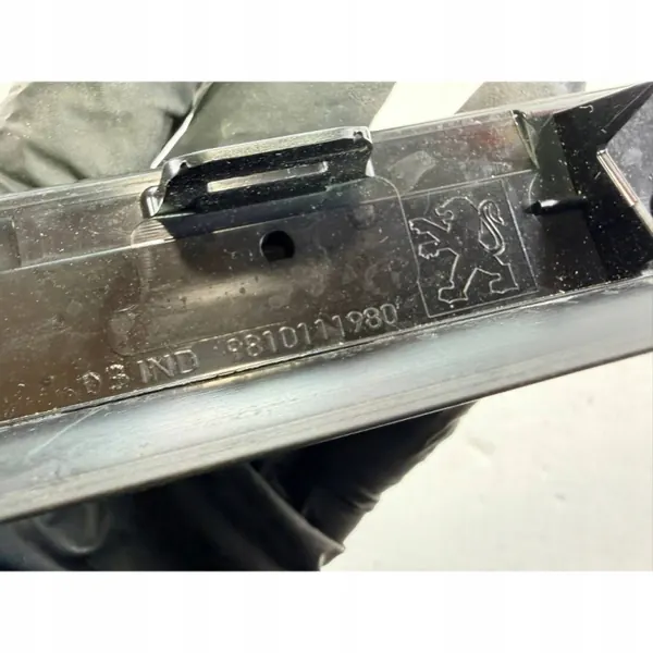 Joint racleur vitre avant droit OEM 9810111980 image 5