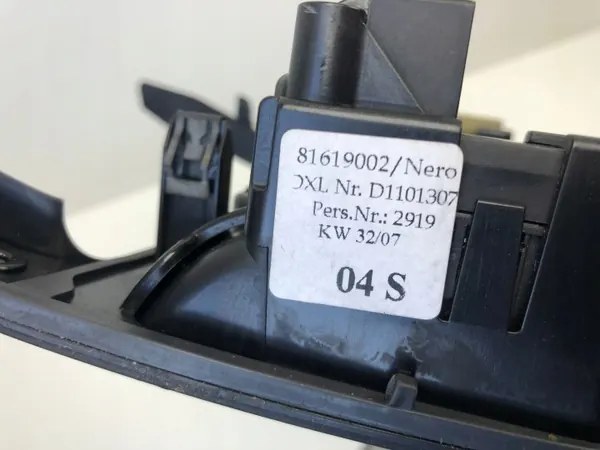 Audi A5 8T 8F linker raamkozijn OEM 8K2713139A image 4