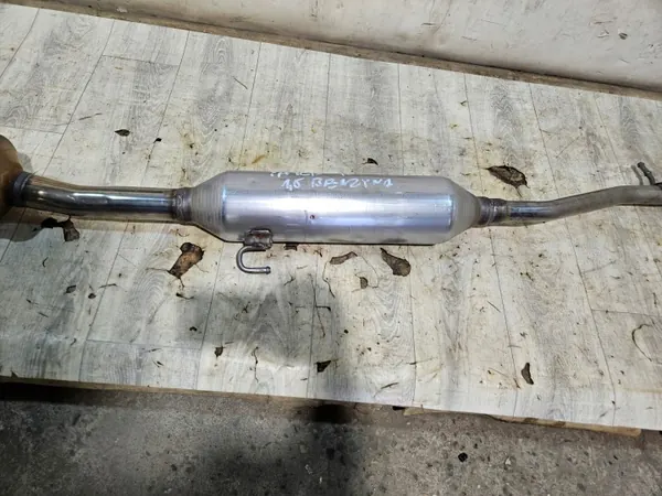 Toyota Yaris IV mittljuddämpare OEM 3K005 1.5 Bensin image 3