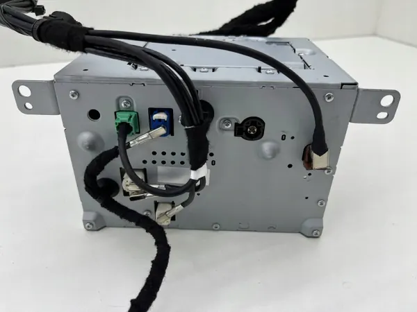 Volvo XC40 Radio Navigation OEM 32343487 image 4