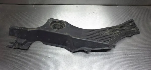 Höger Underkörningsskydd AUDI Q5 (8R) 2015 8R0825216A image 2