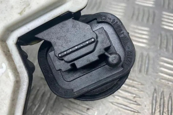 Hintere rechte Türschloss VW GOLF VI CABRIO 5K4839016H image 2