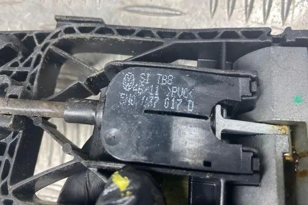 Hintere rechte Türschloss VW GOLF VI CABRIO 5K4839016H image 3