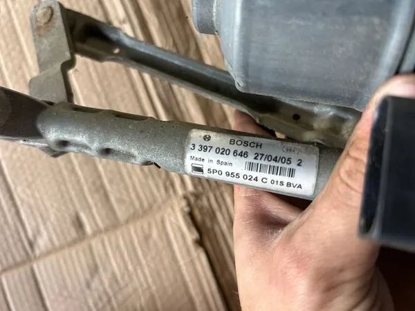 Vasemmalla pyyhkijämekanismi Seat Altea I 0390241759 image 3