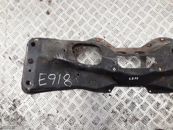 Subaru Hulpframe OEM AM-521423 Gebruikt image 3