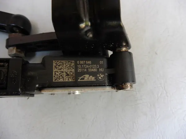 Capteur de niveau phare OEM 6867646 pour BMW MINI image 4