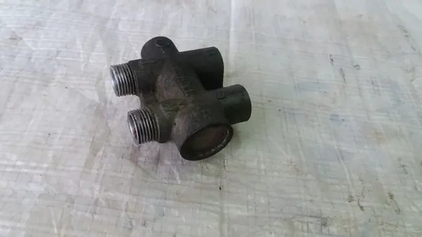 Soupape régulatrice d'huile Porsche Cayenne OEM 7L0317027A image 3