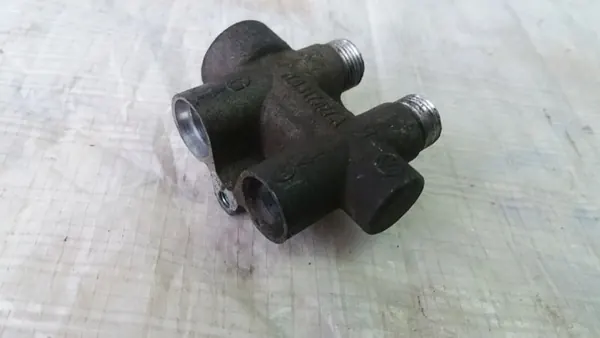 Soupape régulatrice d'huile Porsche Cayenne OEM 7L0317027A image 4