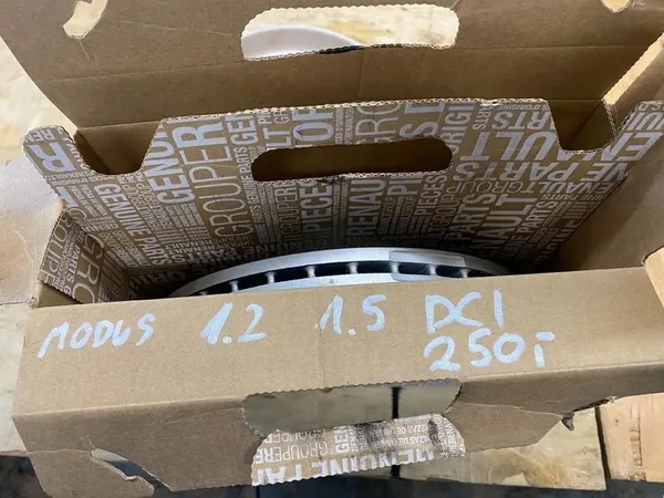 Conjunto de Discos de Freio Dianteiros Renault Clio II Megane II Dacia Logan 260mm OEM image 4