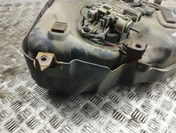 Réservoir AdBlue Mazda CX-7 2011 OEM AMD115559 image 3