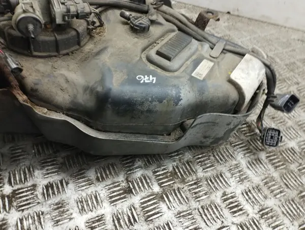 Réservoir AdBlue Mazda CX-7 2011 OEM AMD115559 image 6