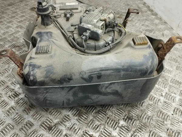 Réservoir AdBlue Mazda CX-7 2011 OEM AMD115559 image 7