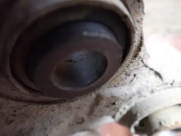 Mozzo posteriore destro Kia Ceed II 1.4 CRDI OEM 55280-A6200 image 7