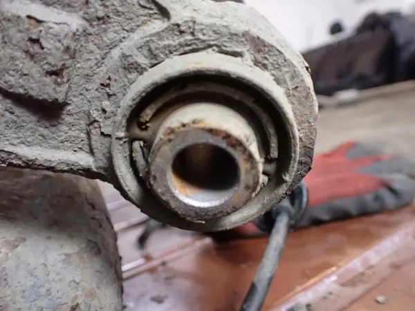 Mozzo posteriore destro Kia Ceed II 1.4 CRDI OEM 55280-A6200 image 9