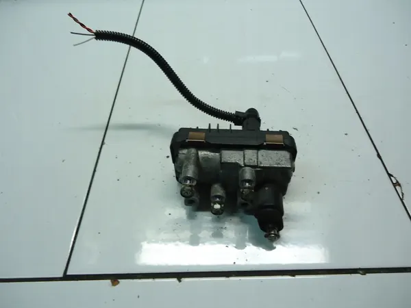 BMW 3 F10 F20 F30 2.0D Atuador Turbo 6NW010099-02 image 3