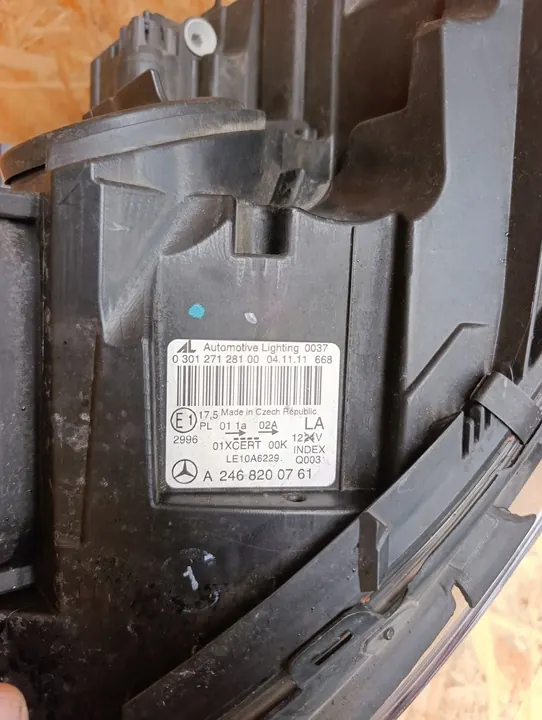 Farol esquerdo Mercedes W246 Classe B Bi Xenon JKMBIL image 5