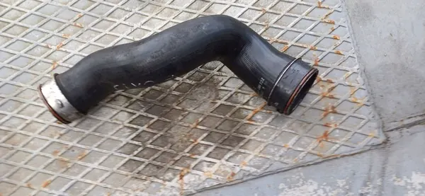 Mercedes-Benz A 203 528 05 82 Manguera de admisión de aire image 2