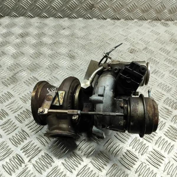 Turbo BMW 7 (F01,F02) 76915514 4.4L 300kw image 2