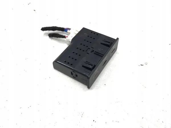 BYD ATTO 3 USB/SD-port OEM EKEA-7922010TF image 2