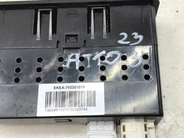 BYD ATTO 3 USB/SD-port OEM EKEA-7922010TF image 6