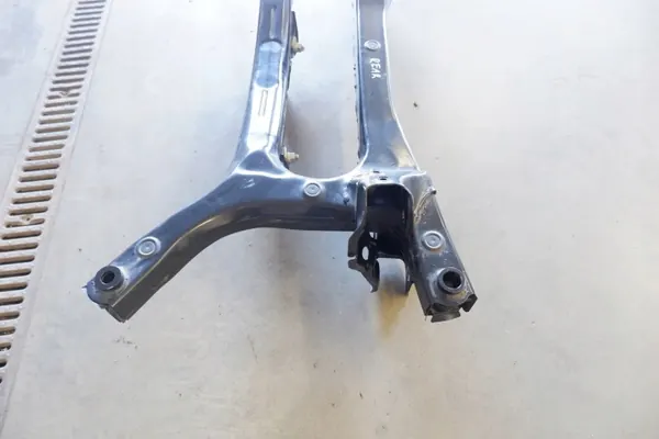 Toyota Prius Prime bakre balk OEM 5120647012 image 10