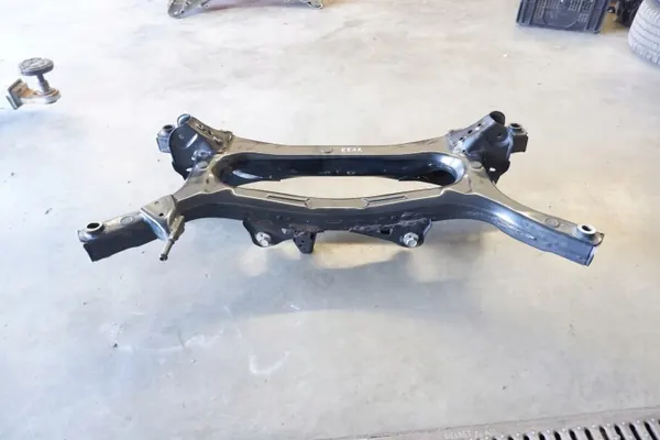 Toyota Prius Prime bakre balk OEM 5120647012 image 7