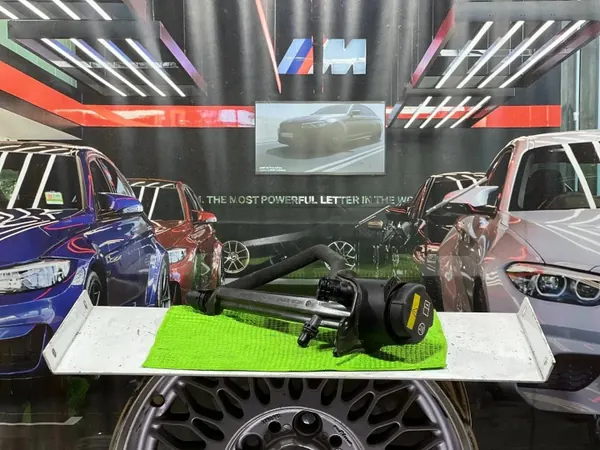 BMW OEM 7591692 Kort Kylarslang - Begagnad image 2