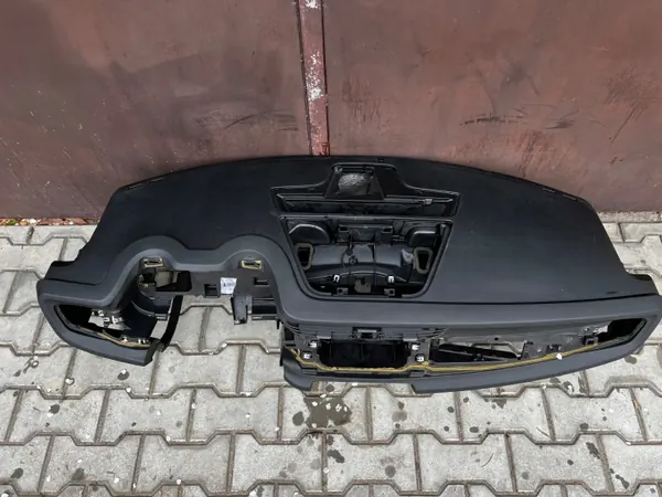 Alfa Romeo Giulietta dashboard OEM DES6985 2010 image 2