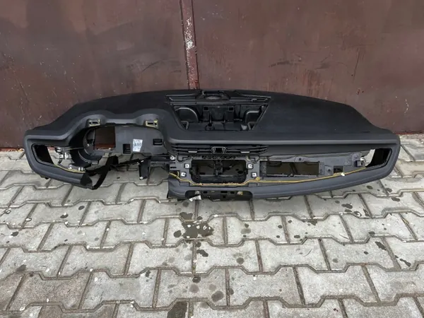 Alfa Romeo Giulietta dashboard OEM DES6985 2010 image 3