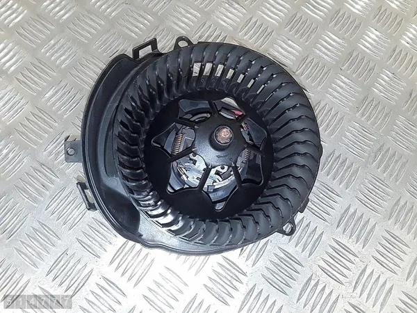 Lämmittimen puhallinmoottori Seat Ateca 2017 5q2819021a image 2